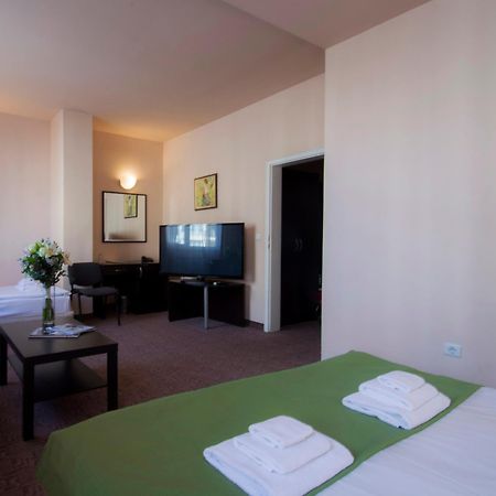 Hotel City Inn Sofia Bagian luar foto
